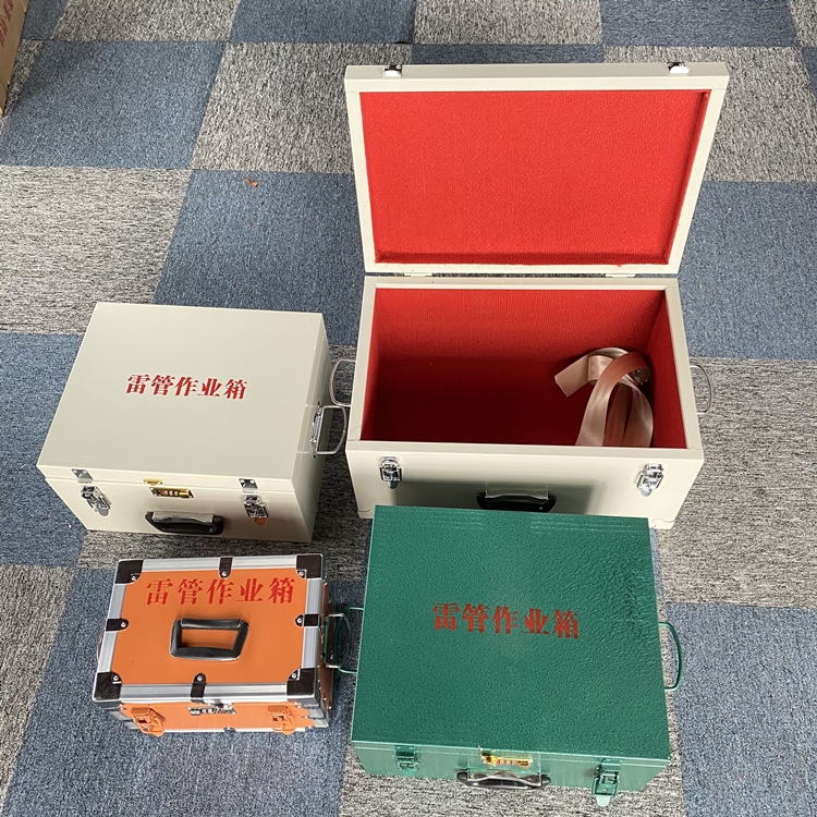 东英镇爆破工程作业箱如何选择？玻璃钢与传统材质的全面对比